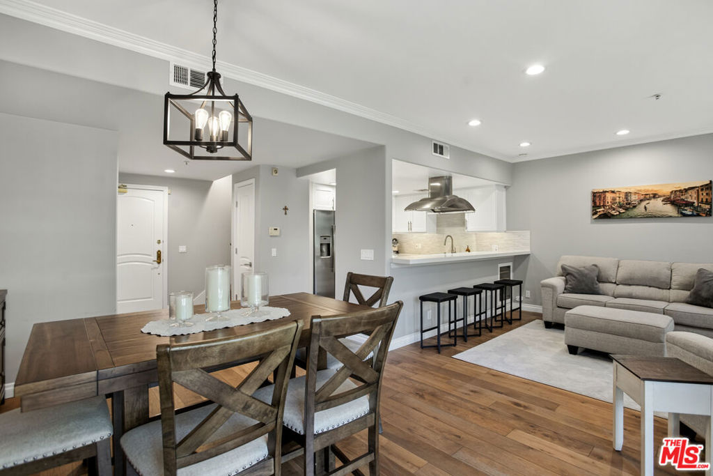 1426 N Laurel Avenue 110, West Hollywood, CA 90046 — photo 1
