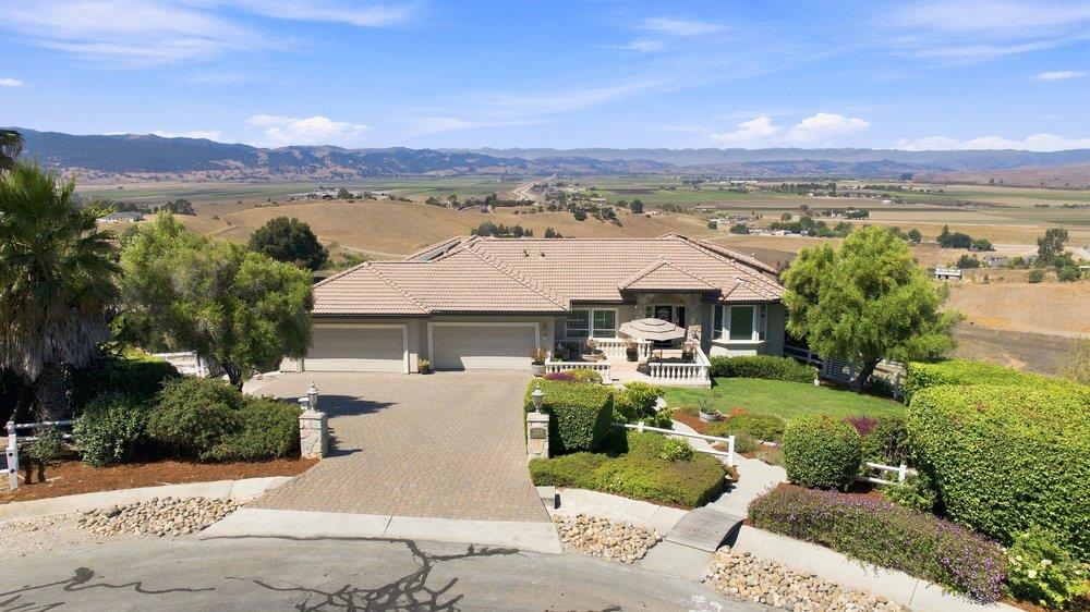 323 Taryn Court, Hollister, CA 95023 — photo 1