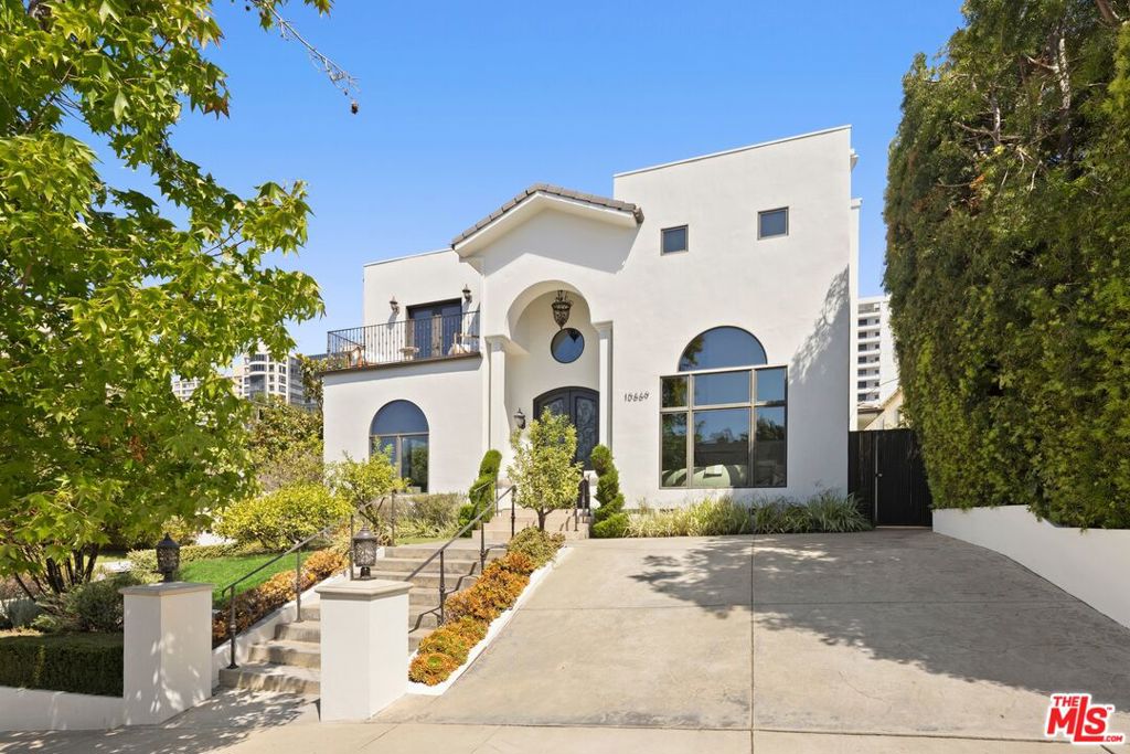 10669 Wellworth Avenue, Los Angeles, CA 90024 — photo 1