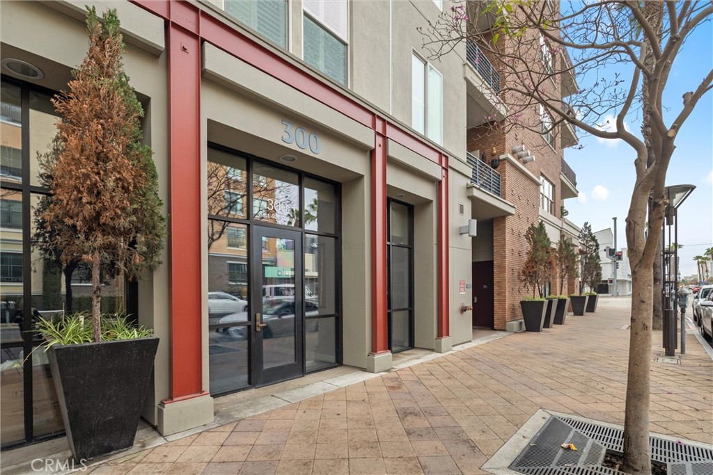 300 E 4th Street 201, Long Beach, CA 90802 — photo 1