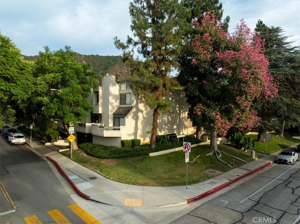 1734 N Verdugo 10, Glendale, CA 91208 — photo 1