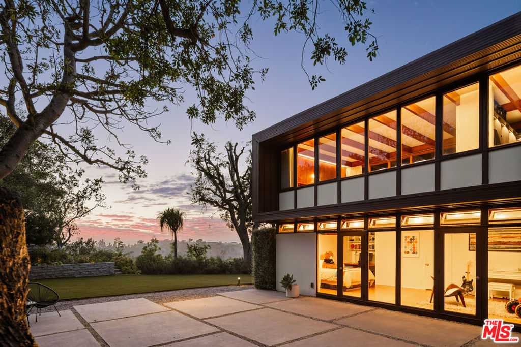 3499 Beverly Glen Boulevard, Sherman Oaks, CA 91423 — photo 1