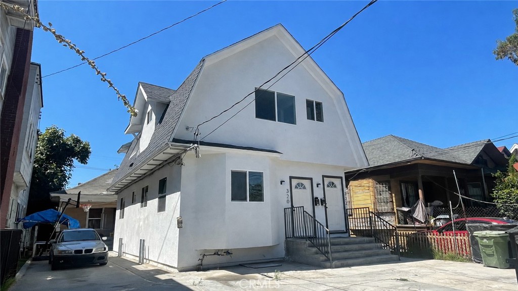 320 35th Street, Los Angeles, CA 90011 — photo 1