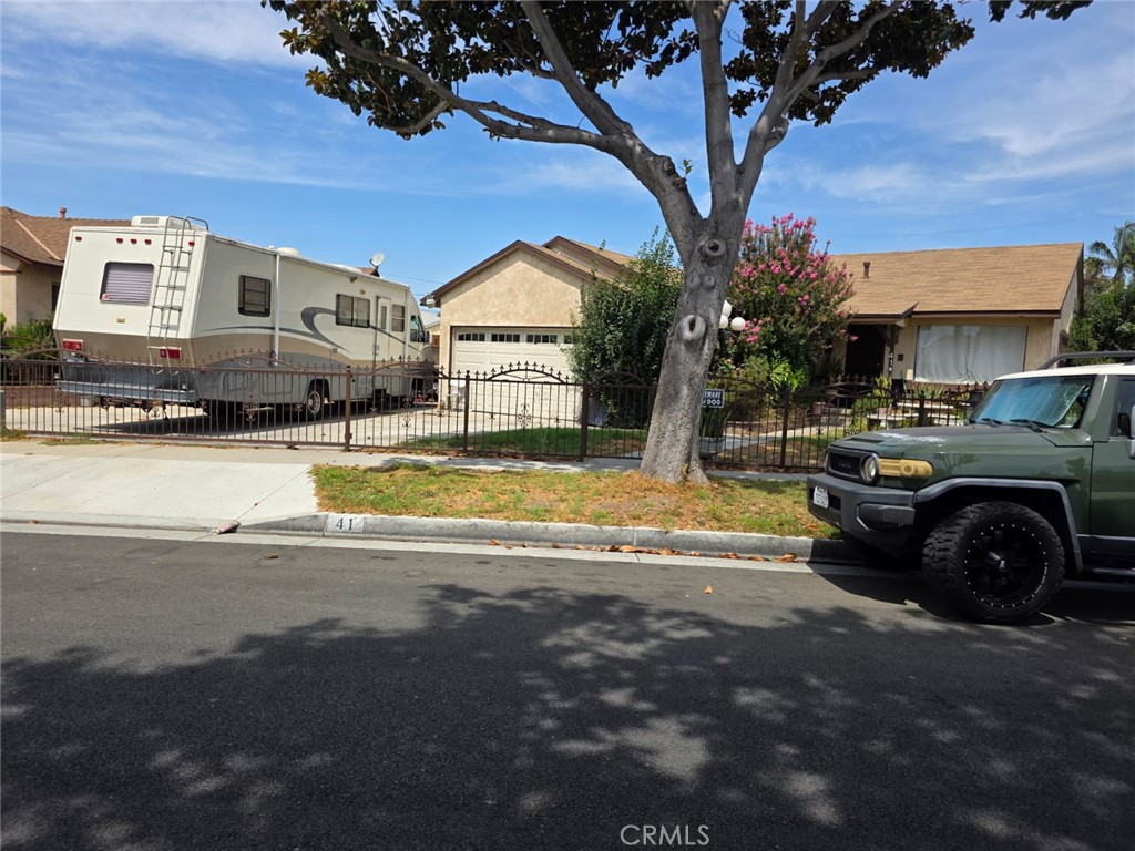 41 W Barclay, Long Beach, CA 90805 — photo 1