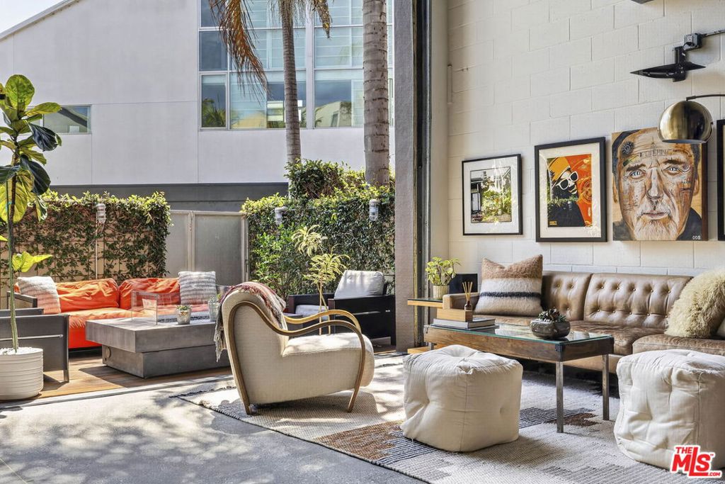 2120 Narcissus Court, Venice, CA 90291 — photo 1