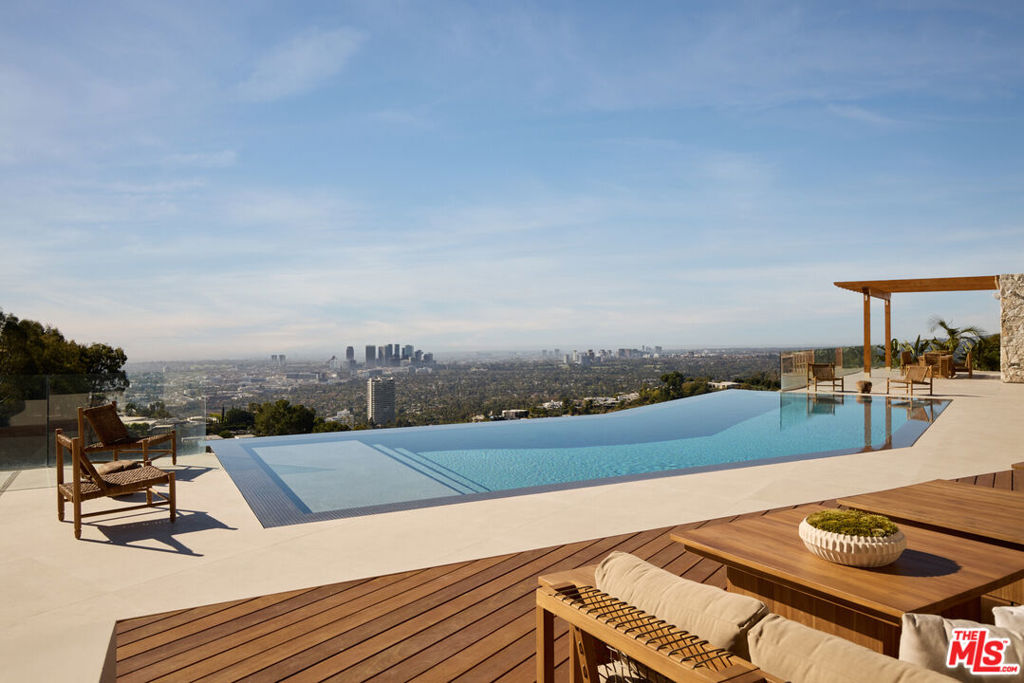 1615 Blue Jay Way, West Hollywood, CA 90069 — photo 1