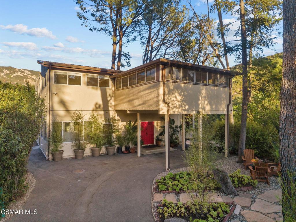 2025 Mckain Street, Calabasas, CA 91302 — photo 1