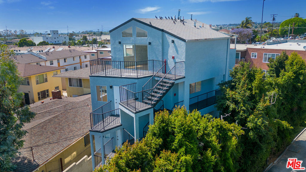 231 E Hyde Park Boulevard, Inglewood, CA 90302 — photo 1