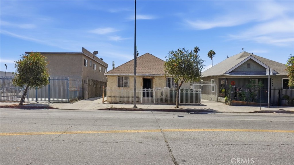1374 E Vernon, Los Angeles, CA 90011 — photo 1