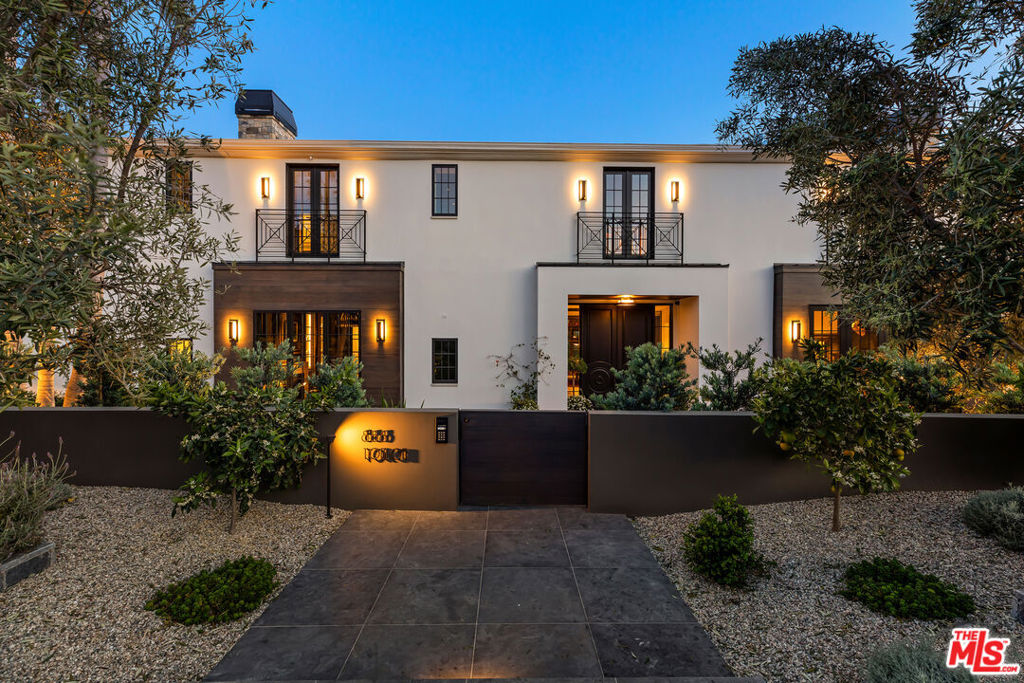 888 Toulon Drive, Pacific Palisades, CA 90272 — photo 1