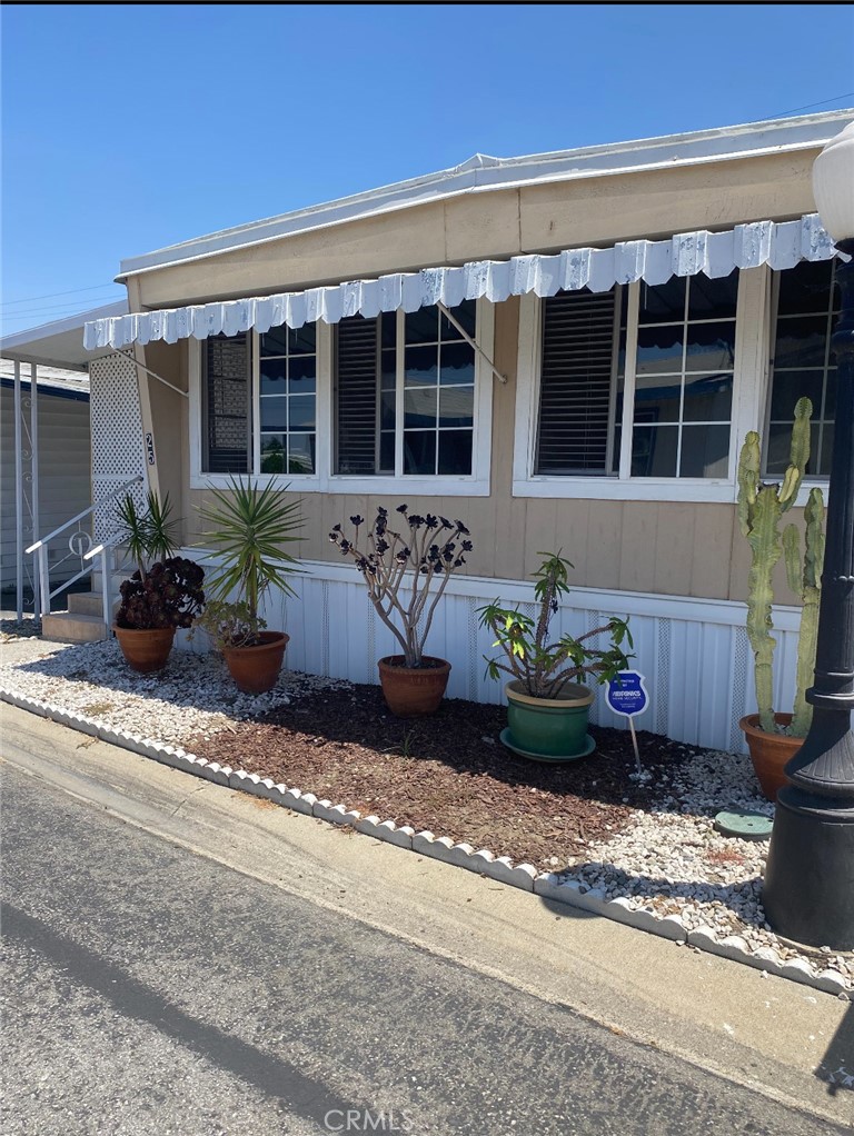 10001 W Frontage Rd, South Gate, CA 90280 — photo 1