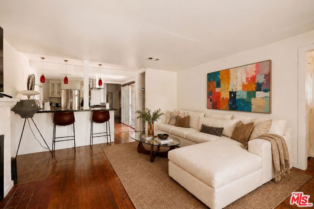 5815 Franklin Avenue, Los Angeles, CA 90028 — photo 1