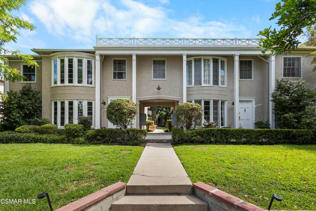 15234 Dickens Street 1/4, Sherman Oaks, CA 91403 — photo 1
