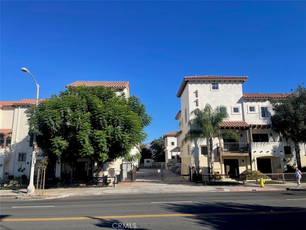 1075 N. Maclay Avenue 25, San Fernando, CA 91340 — photo 1