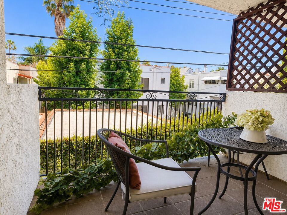 6151 Orange Street 203, Los Angeles, CA 90048 — photo 1