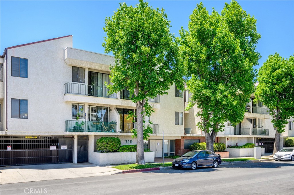 7211 Cozycroft Avenue 16, Winnetka, CA 91306 — photo 1
