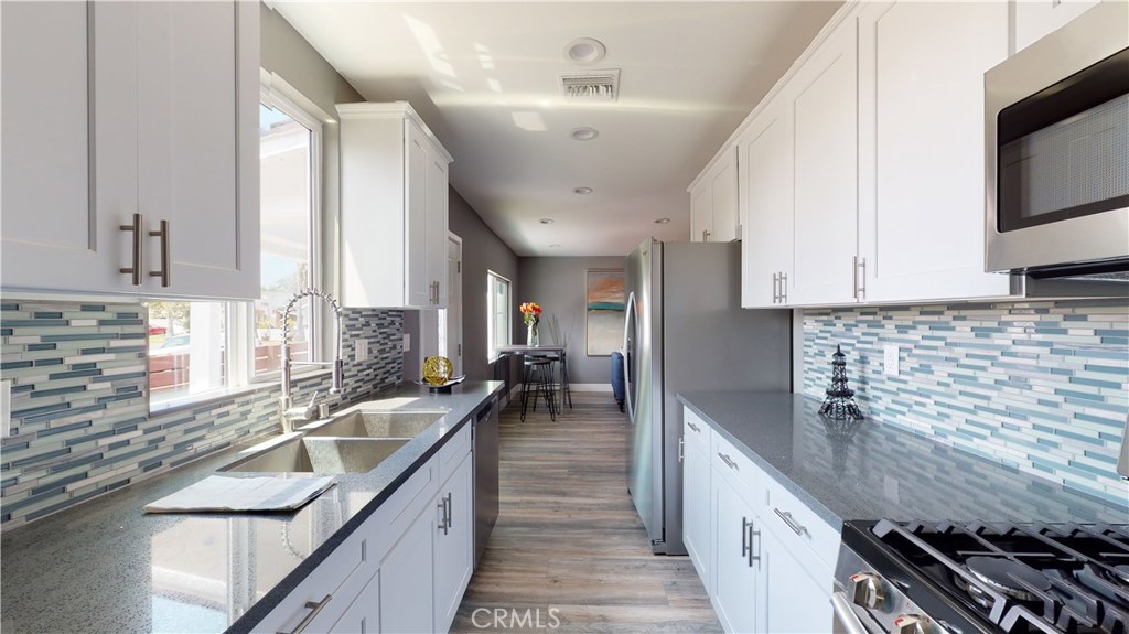 1939 W 36th Place, Los Angeles, CA 90018 — photo 1
