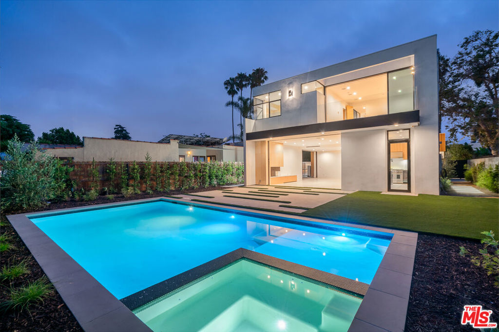 444 N Kings Road, Los Angeles, CA 90048 — photo 1