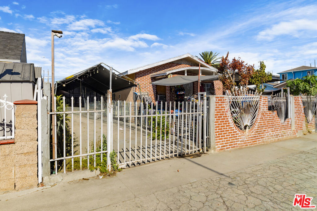 10313 Croesus Avenue, Los Angeles, CA 90002 — photo 1