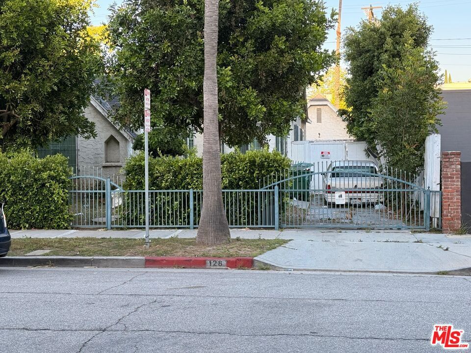 128 N Carson Road, Beverly Hills, CA 90211 — photo 1