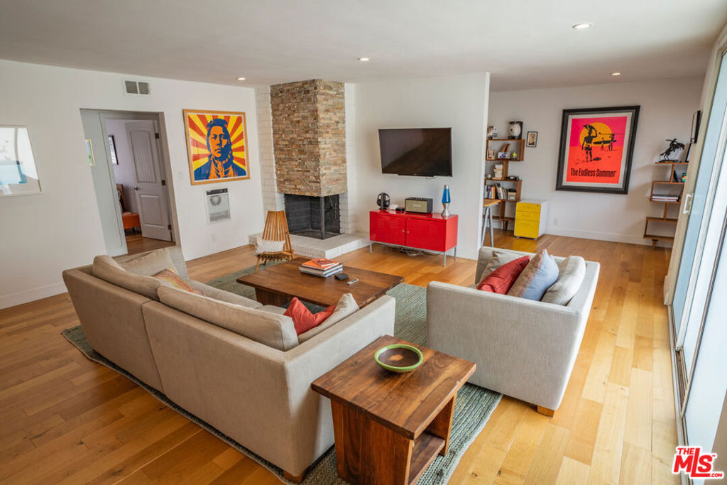 8358 Manitoba Street 5, Playa Del Rey, CA 90293 — photo 1