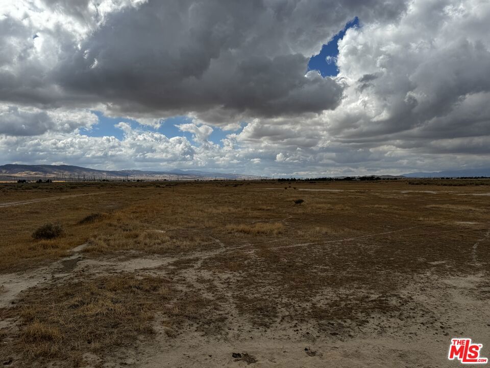 75 W St Street NEWGROVE, Lancaster, CA 93536 — photo 1