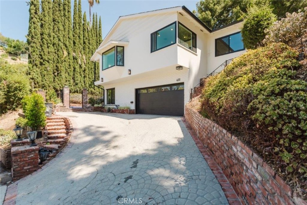 401 Brockmont Drive, Glendale, CA 91202 — photo 1