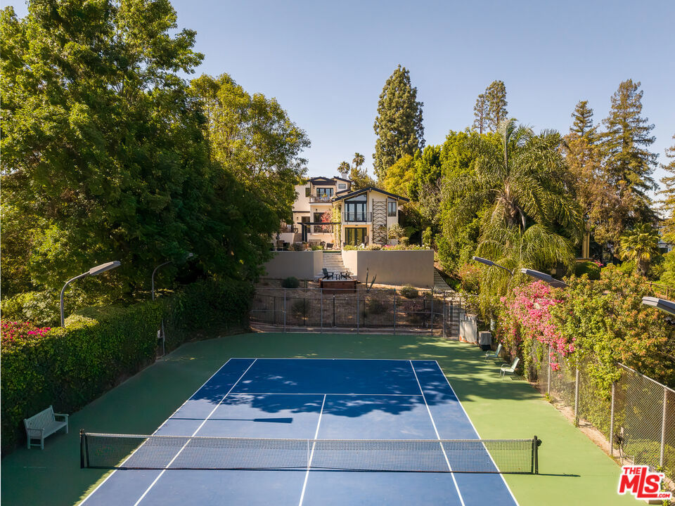 16820 Oak View Drive, Encino, CA 91436 — photo 1