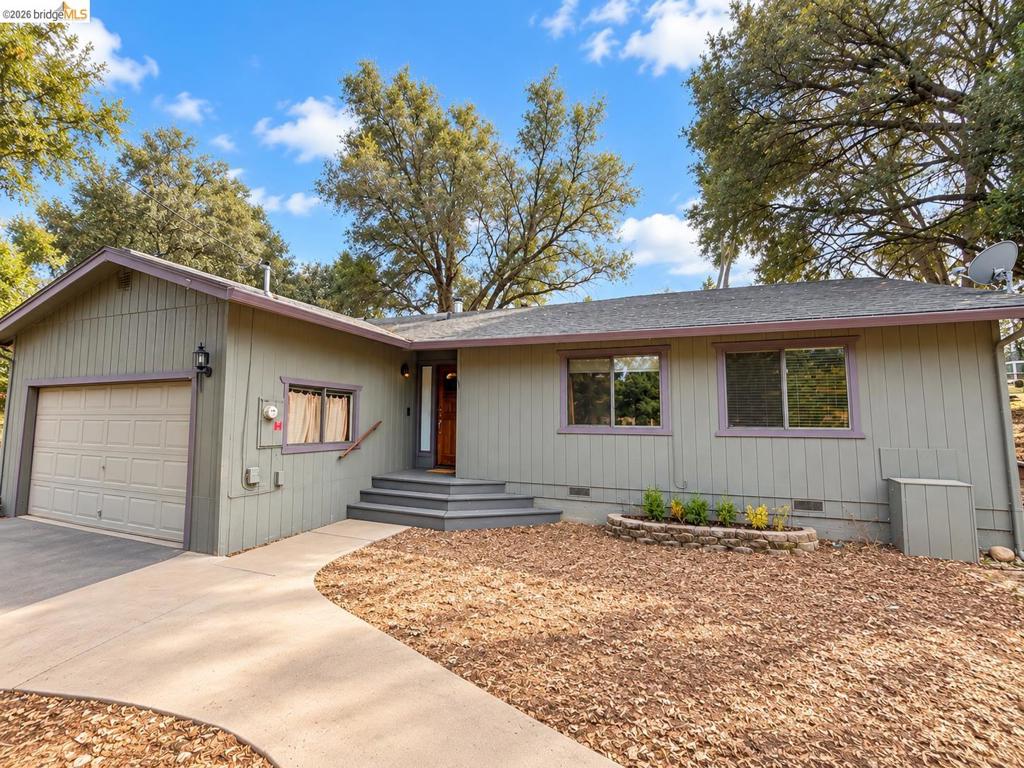 20663 Ferretti Rd, Groveland, CA 95321 — photo 1