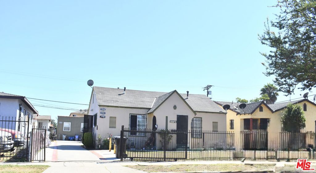 1738 W 82nd Street, Los Angeles, CA 90047 — photo 1