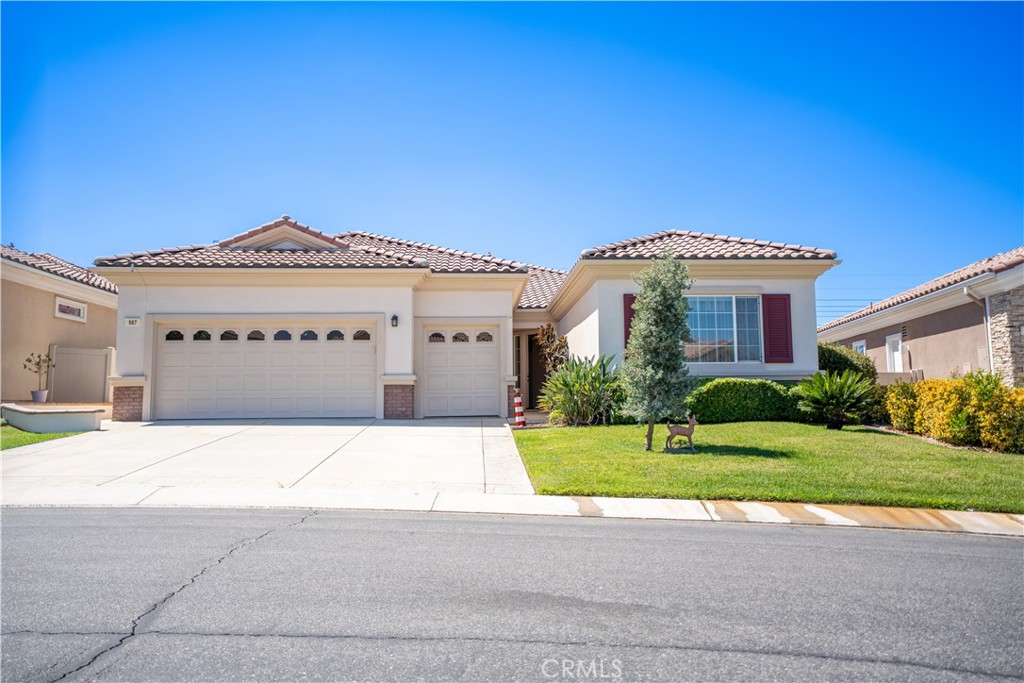 987 Avenal, Beaumont, CA 92223 — photo 1