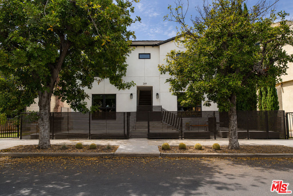 249 N Bonnie Brea Street 4, Los Angeles, CA 90026 — photo 1