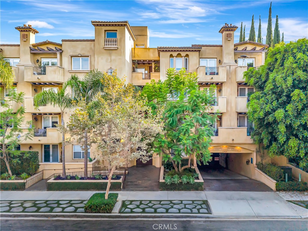 12044 Hoffman Street 303, Studio City, CA 91604 — photo 1