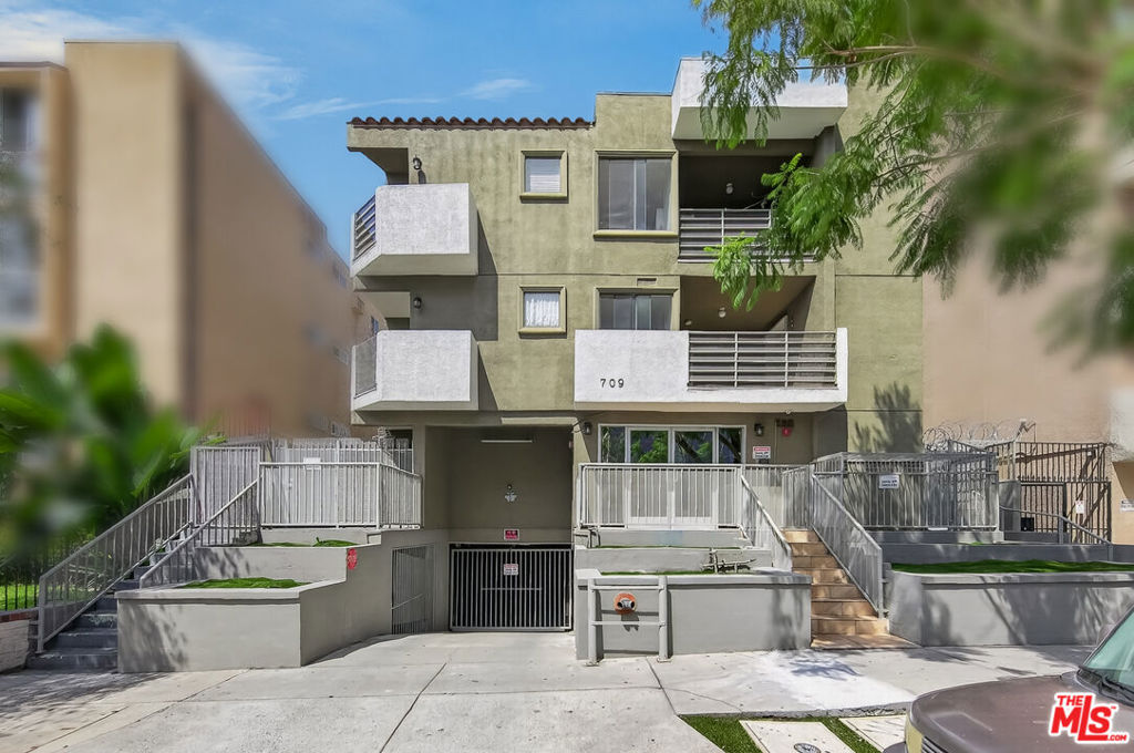 709 S Kingsley Drive, Los Angeles, CA 90005 — photo 1