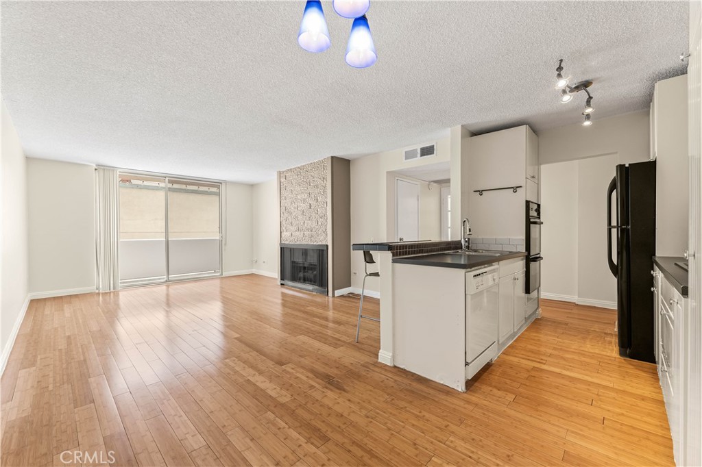 421 S La Fayette Park 406, Los Angeles, CA 90057 — photo 1