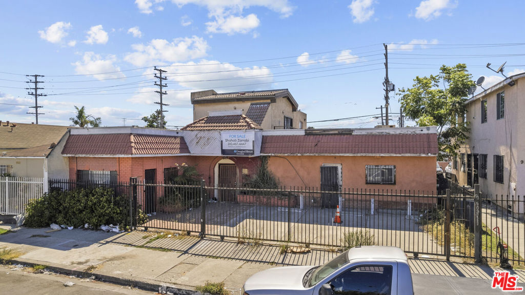 9511 S San Pedro Street, Los Angeles, CA 90003 — photo 1