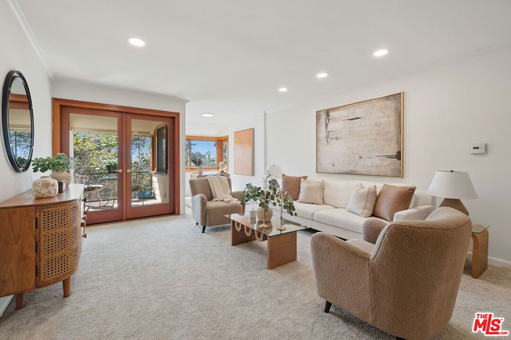 289 S Barrington Avenue A309, Los Angeles, CA 90049 — photo 1