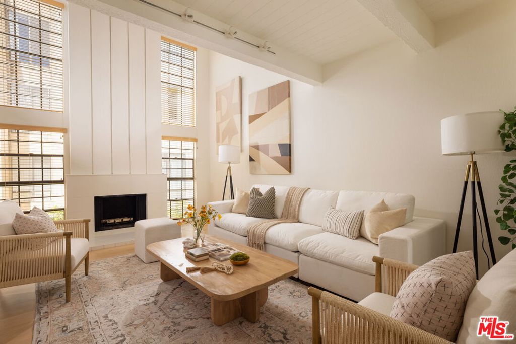 934 2nd Street 3, Santa Monica, CA 90403 — photo 1