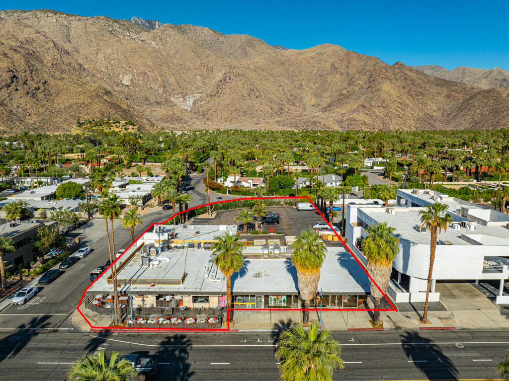 707 745 Palm Canyon Drive