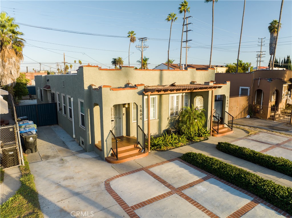 5604 S Manhattan Place, Los Angeles, CA 90062 — photo 1