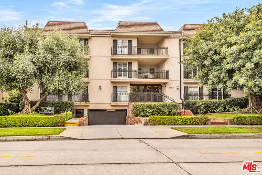 15248 Dickens Street 103, Sherman Oaks, CA 91403 — photo 1
