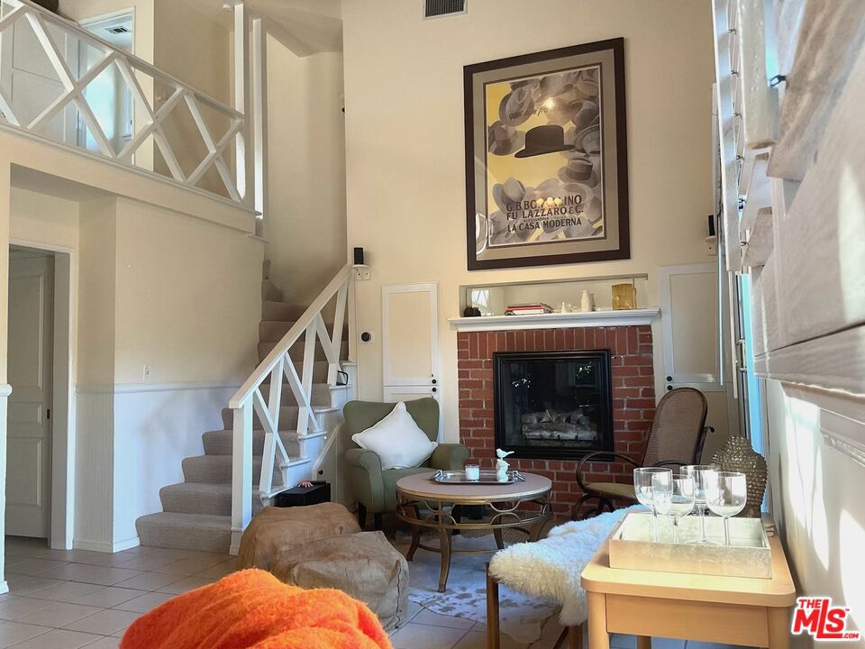 5262 N Willowcrest Avenue, Los Angeles, CA 91601 — photo 1