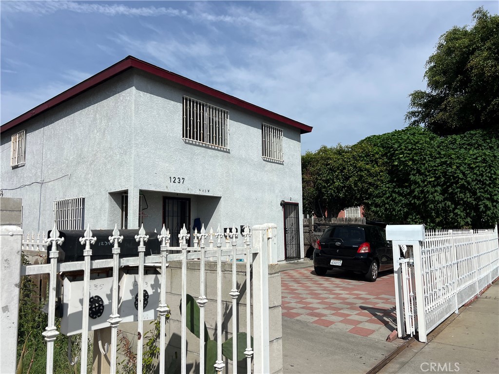 1237 E 28th, Los Angeles, CA 90011 — photo 1