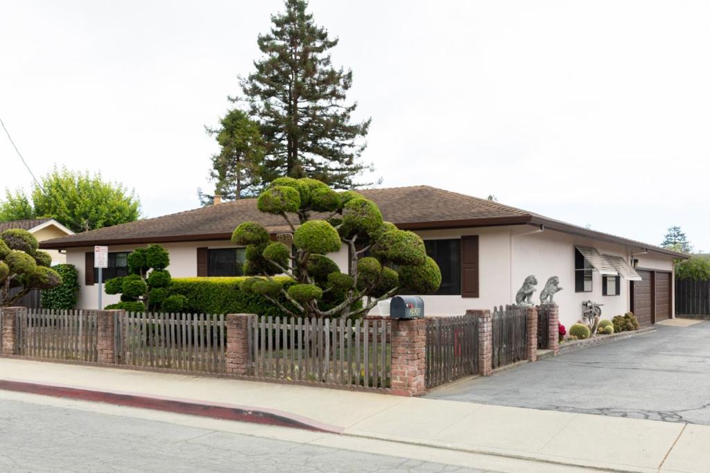 2520 Howe Street, Santa Cruz, CA 95065 — photo 1