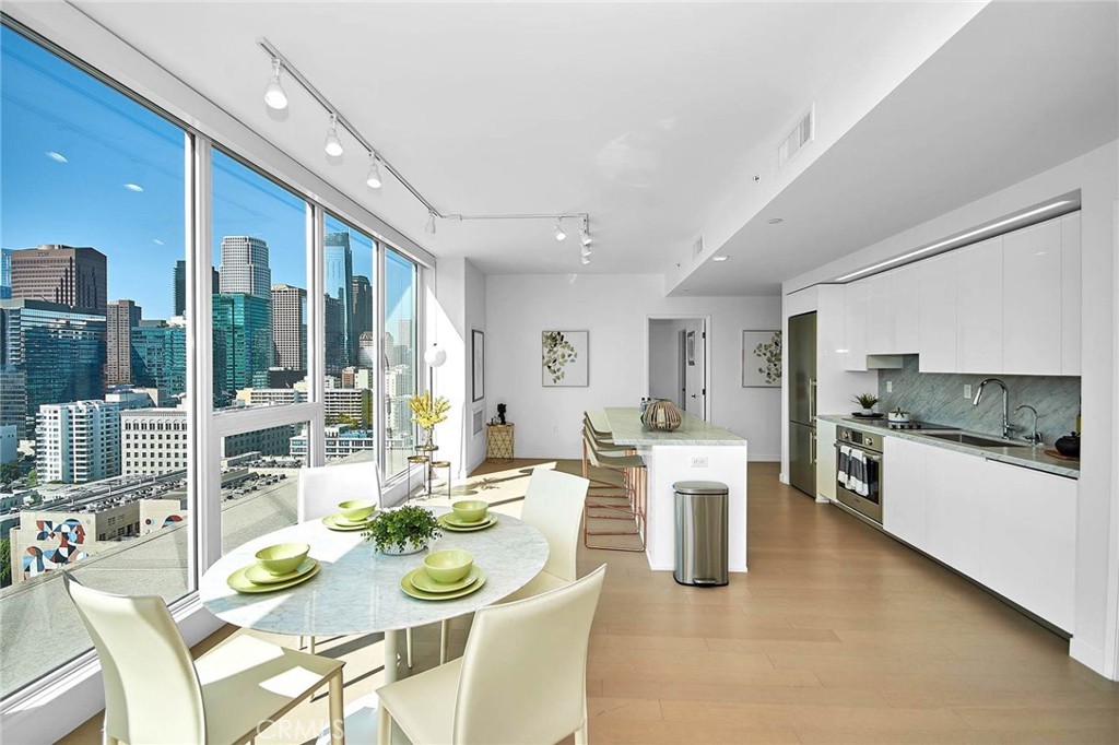 1050 S Grand 2001, Los Angeles, CA 90015 — photo 1