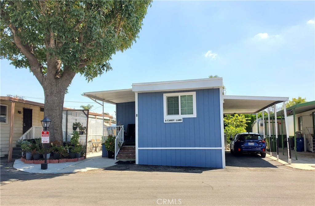 8 Candy Lane, San Fernando, CA 91345 — photo 1