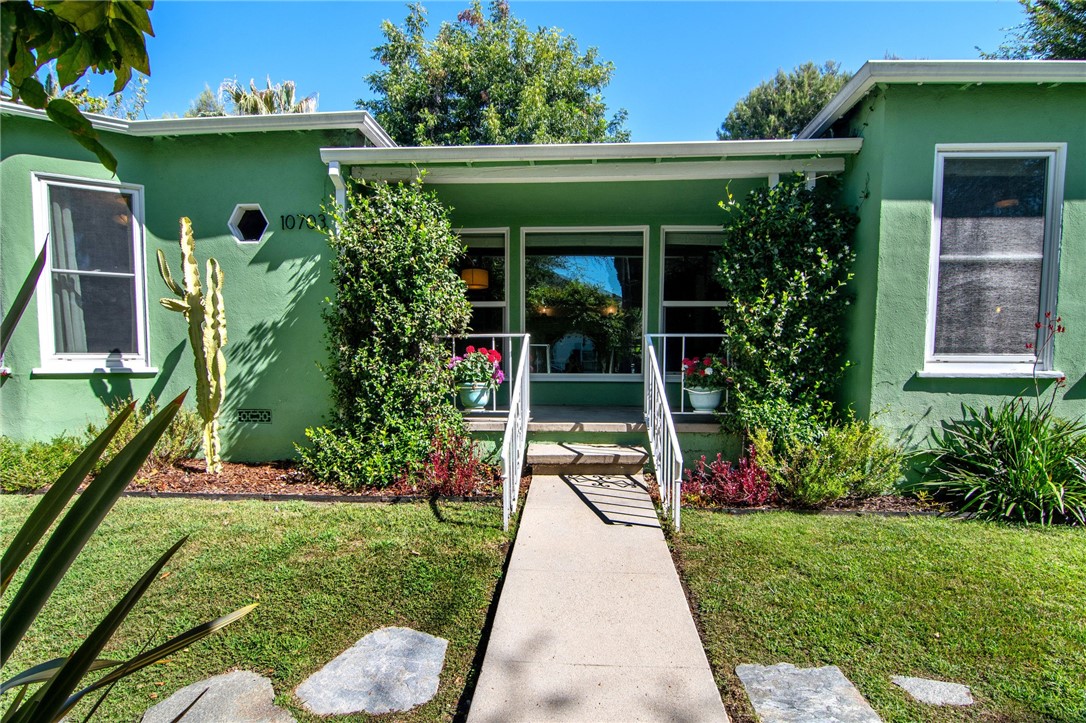 10703 Collins Street, North Hollywood, CA 91601 — photo 1