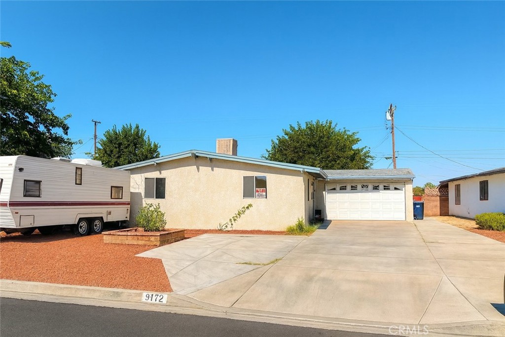 44129 Carolside, Lancaster, CA 93535 — photo 1