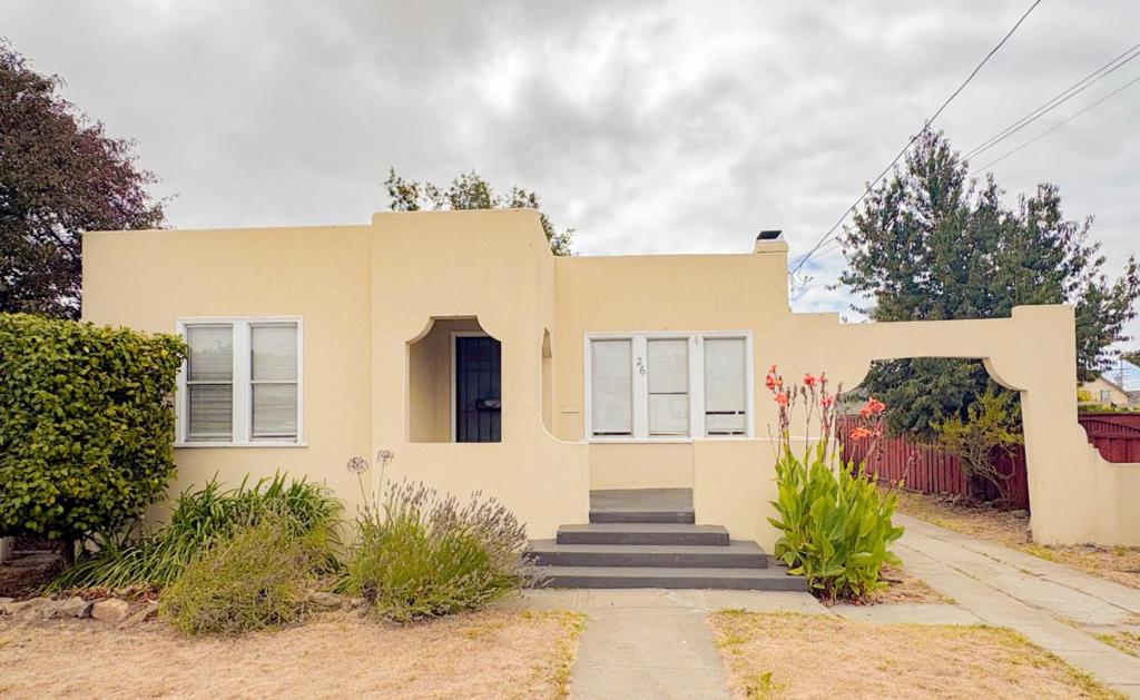 26 Laurel Street, Watsonville, CA 95076 — photo 1