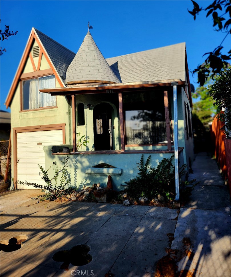6812 S Van Ness, Los Angeles, CA 90047 — photo 1